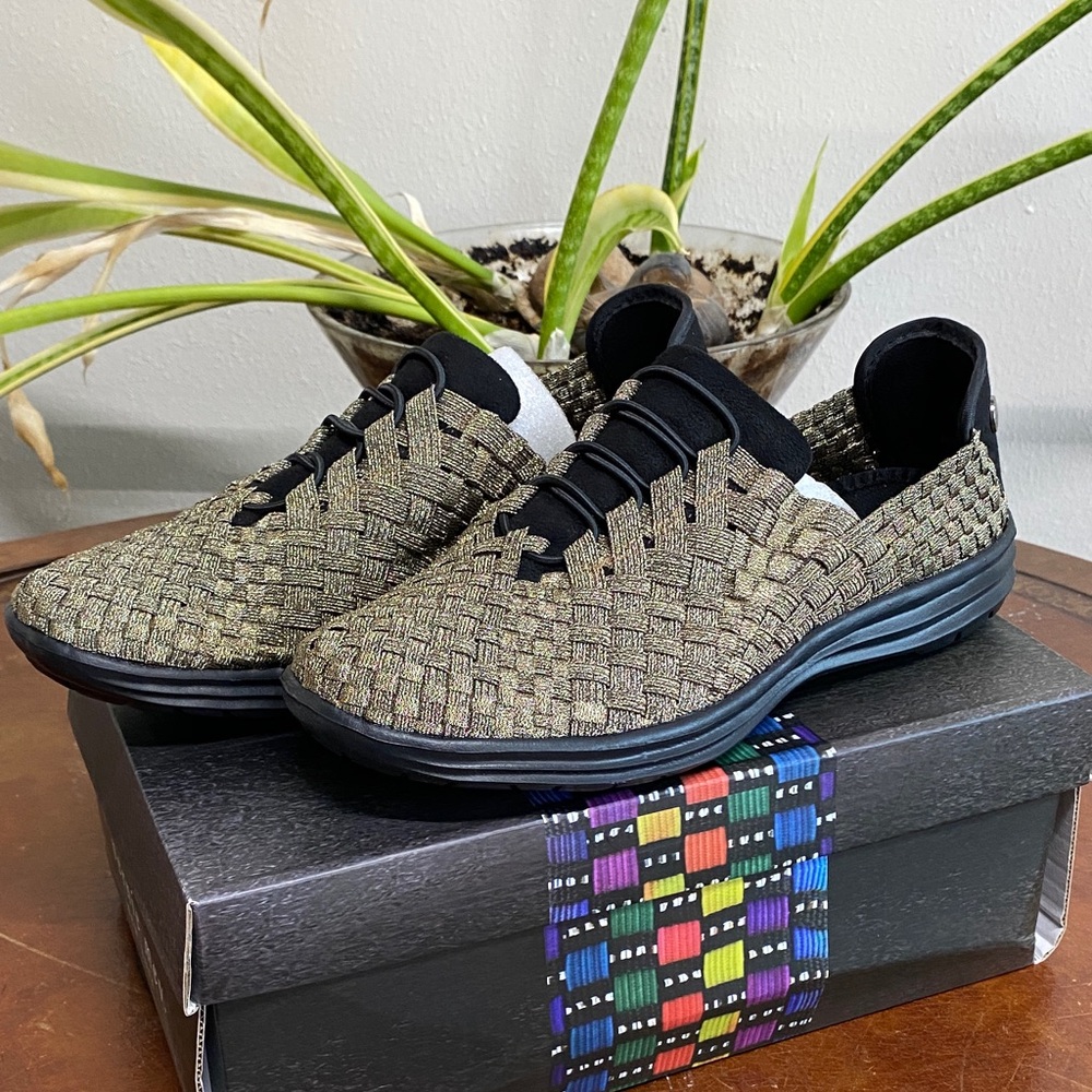 Bernie Mev. Victoria walking shoe, bronze, size 40, NWT